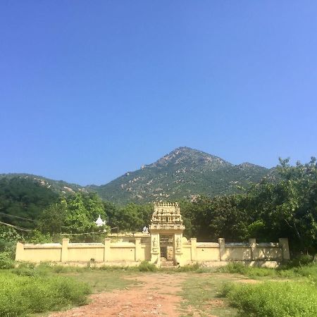 Sathya Guest House Tiruvannāmalai Exteriör bild