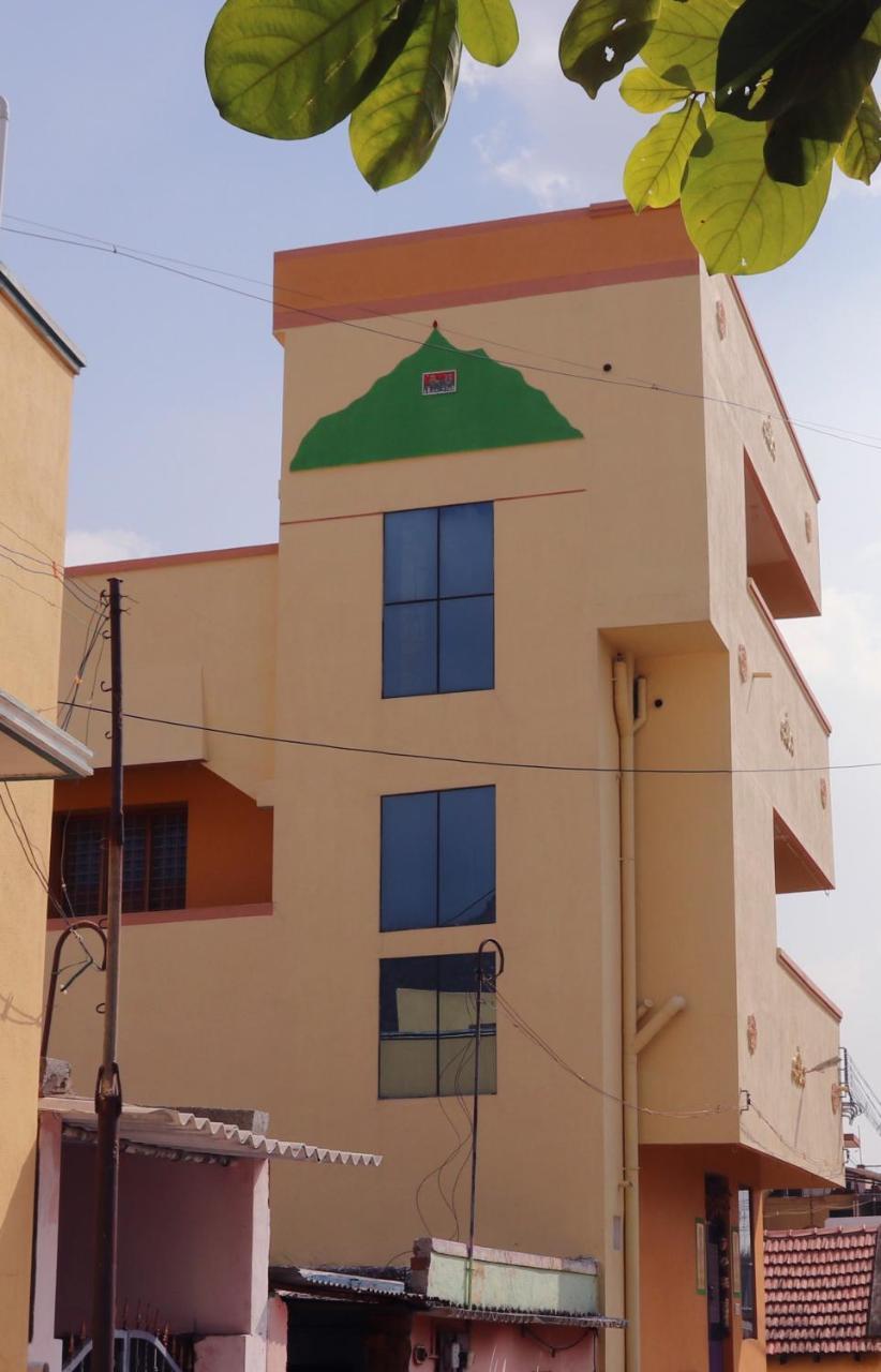 Sathya Guest House Tiruvannāmalai Exteriör bild